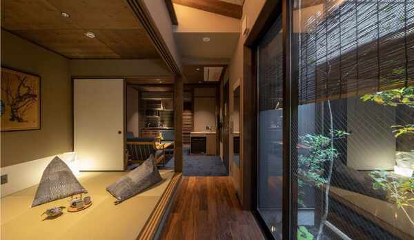 THE KAZAHAYA 坪庭スイート