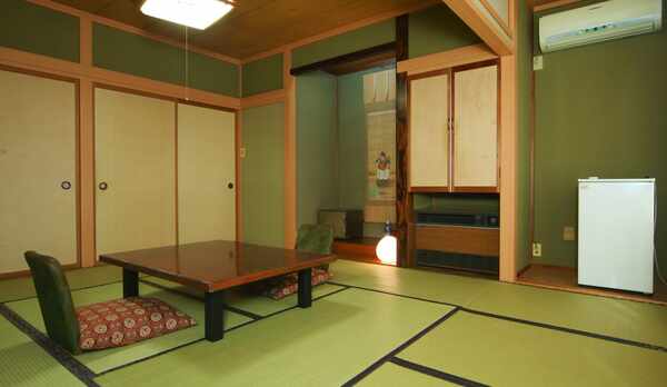【和室８畳】トイレ付（とよはる）