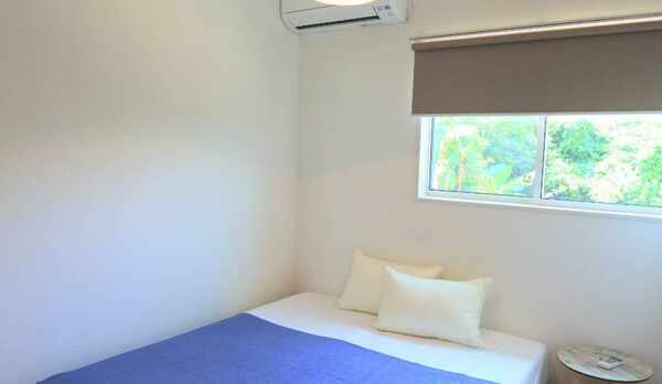 クイーンベッド room