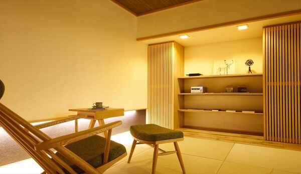 ZEKKEI 寝湯露天風呂付スイート。ゆったりと読書時間は如何