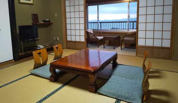◆オーシャンビュー和室１０畳（バス・トイレ付）