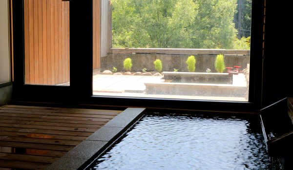 【貸切露天風呂】裏磐梯の自然を眺めながら&hellip;