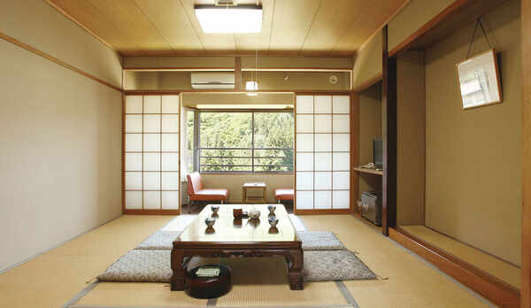 *【部屋】ごゆっくりお寛ぎいただける和室のお部屋です。