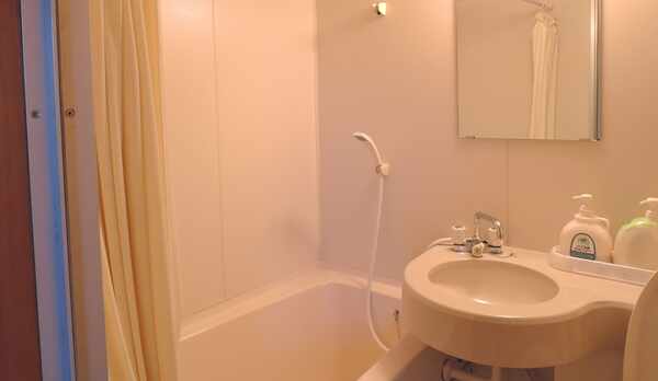 *【お部屋】お部屋はユニットバス付き♪