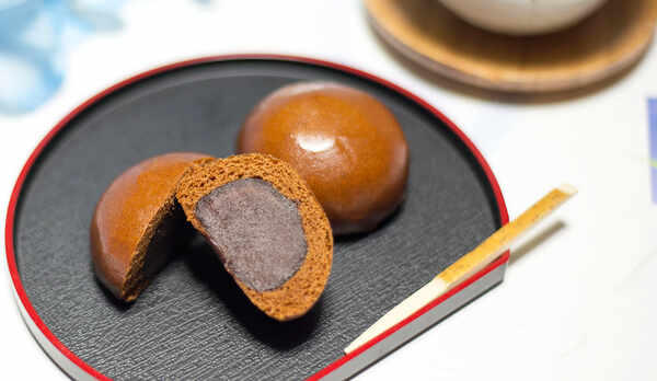 ウェルカムサービスとして、美味しいおまんじゅうをご用意しております。