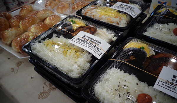 朝食会場☆ご自由にお取り頂けます