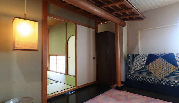 【客室】　和室17.5畳　〜椿〜　踏み込み