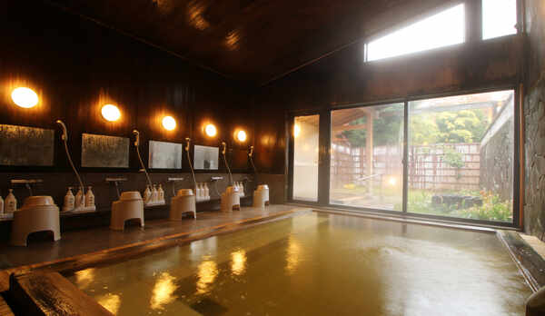 ＃【温泉】こはく-男湯-(内湯)琥珀色のお湯はじんわり温まりの湯。