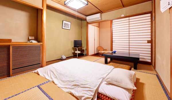 *和室（客室一例）/心和む純和風のお部屋で寛ぎの休日をお過ごしください。