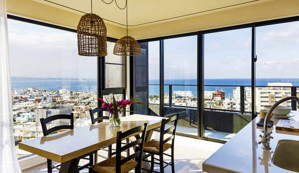 【最上階】エグゼクティブ・ペントハウス　眼下の綺麗な海をご堪能下さい。