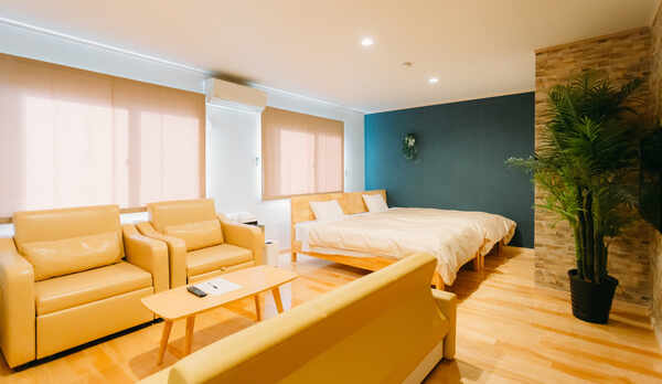 *【デラックスツインルーム（バストイレ付）一例】2019/10/7新設の洋室。