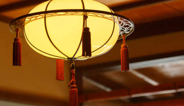 レトロな調度品が置かれた雰囲気のあるお部屋