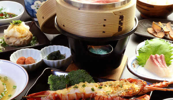 【夕食一例】スタンダード+伊勢海老鬼殻焼き　 ※伊勢海老は季節限定となります。