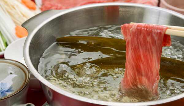 *【夕食一例】お肉好きには大満足のとろけるしゃぶしゃぶに舌鼓♪