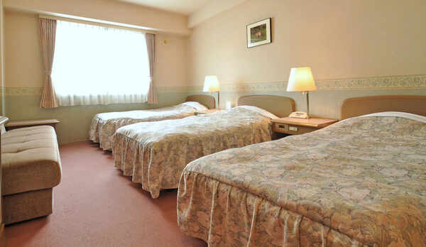 【トリプル】ご家族やお仲間とゆったりお使いいただけるトリプルルームです。※全室禁煙