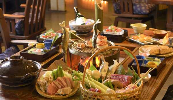 【炭火山里料理】当館名物炭火料理