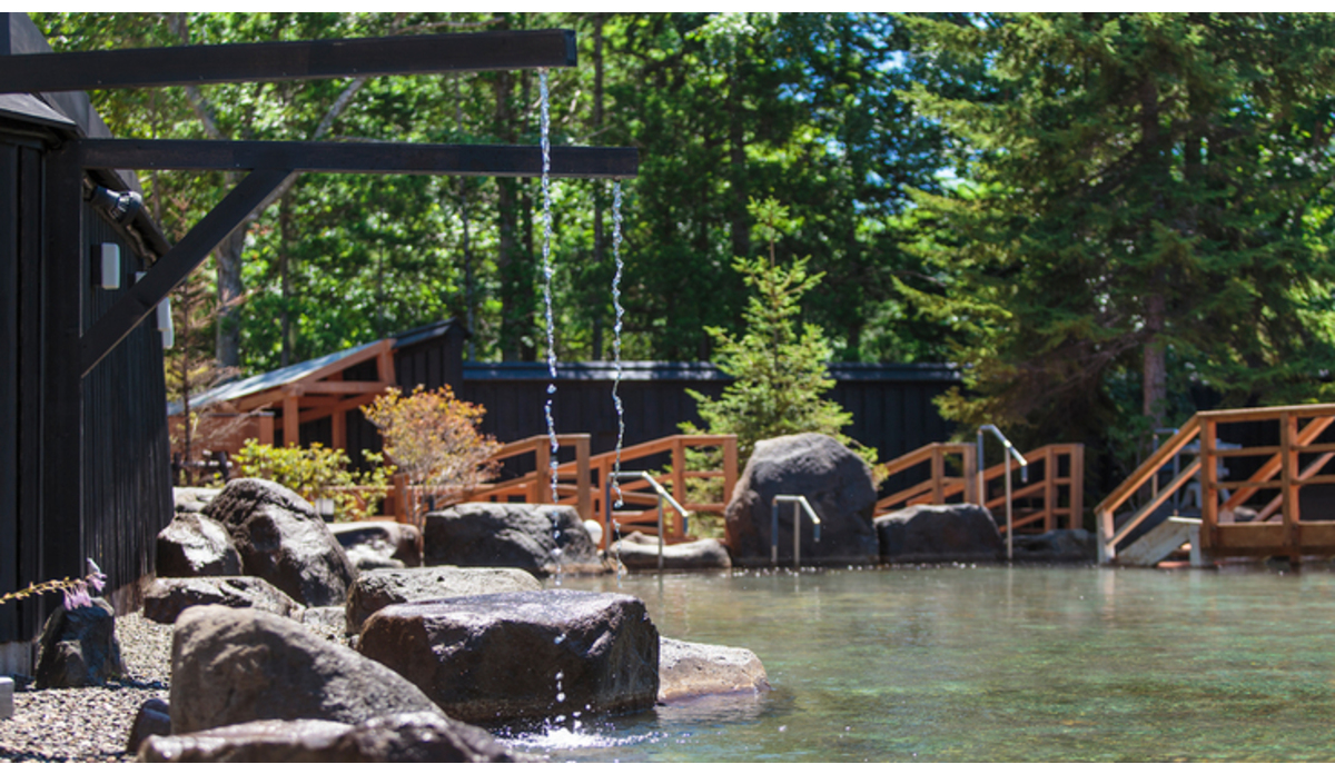 【大露天風呂HOSHI★ZORA】約500㎡の大露天風呂は道内でもかなり大きい露天風呂です。