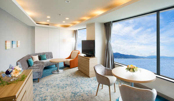 【スカイフロア-スイート】リビングルーム(21〜31F)