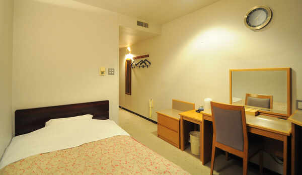 【シングル】客室設備がきちんと整った使い勝手が良い客室。