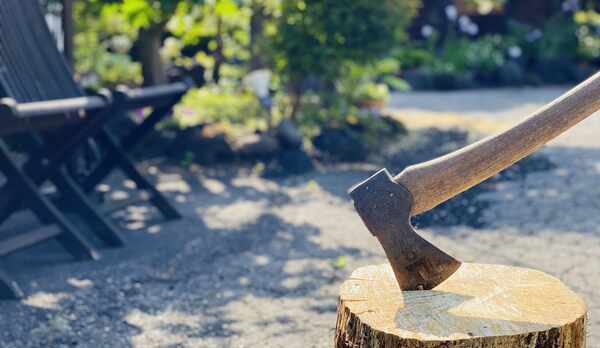 薪割り体験もできる