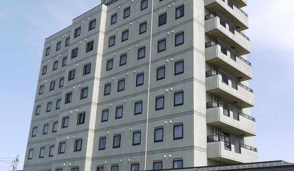 周りには高い建物が少ない為、国道19号線からすぐの場所ですぐ見つけられます♪