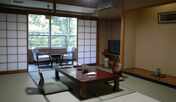 客室の一例　和室10畳バス・シャワートイレ付