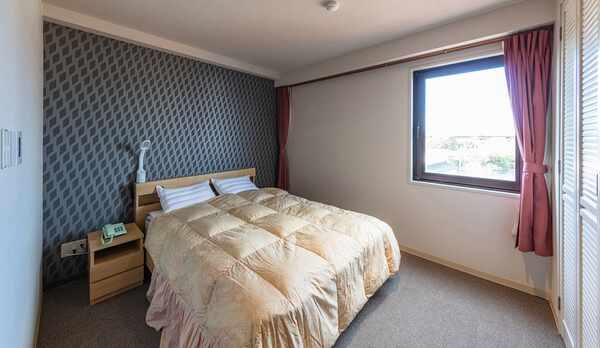 【ダブルルーム】リニューアルで綺麗になったお部屋でゆっくりお過ごしください♪