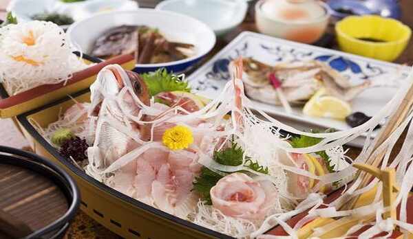 【舟盛付き海鮮会席】美保湾地引網と境港仕入れの旬魚介を召し上がれ！