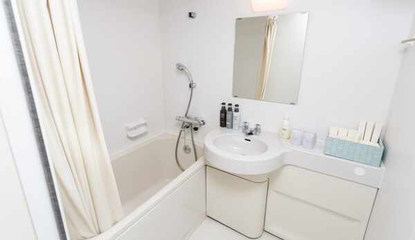 和洋室はバストイレ別々