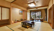 *［庭側和室一例］和室15〜20畳（洗い場付バスルーム＆トイレ付）の数寄屋造りの客室
