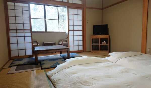 和室８畳（定員２〜３名）