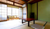 タイムスリップしたようなどこか懐かしい純和風客室