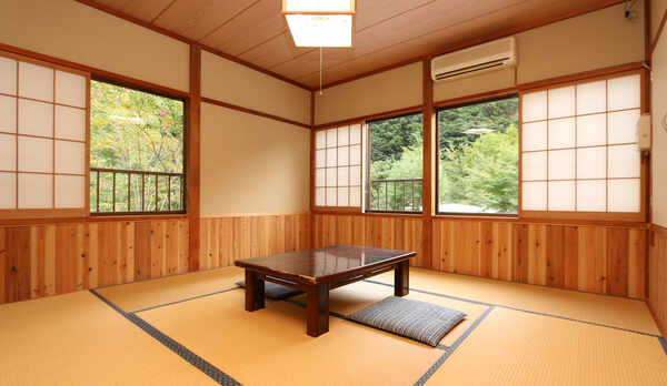 静かに寛げる２Ｆ客室トイレ付き