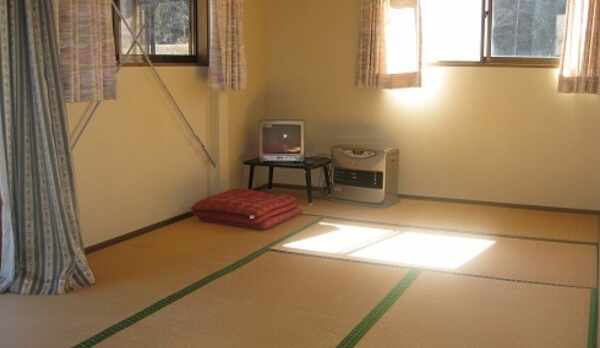 ★本館２階　和室８畳★