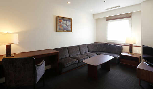 プレミアムツインルーム（リビング）