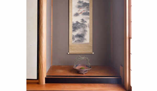 ・＜客室＞格式を高めた客間などに設けられる床の間。掛け軸と共にご覧ください