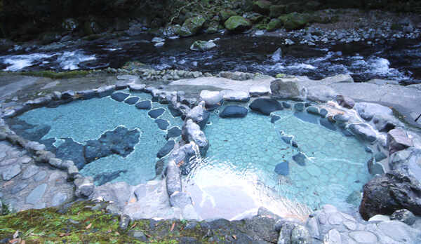 ◆テルマエ・ロマエにも出た天城荘が誇る露天風呂　水着着用で21時まで♪