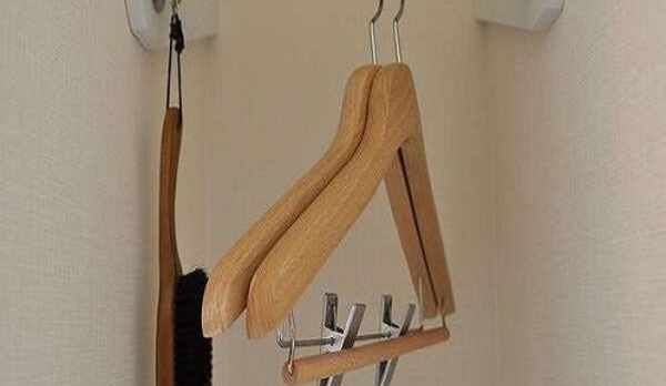 ●客室備品●　ハンガー、洋服ブラシ