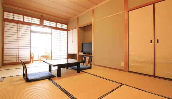 【7.5畳】2人〜3人におすすめのお部屋です。