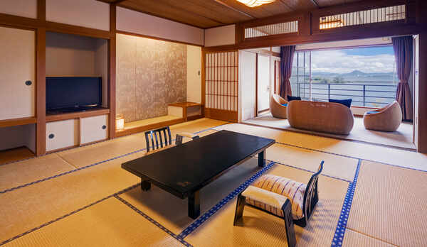 広々としたお部屋の露天風呂付き客室「萬葉」