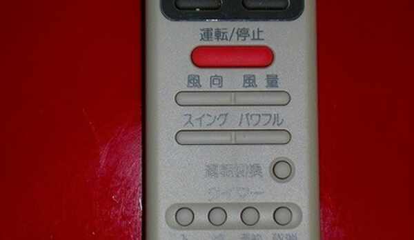 エアコンのリモコン