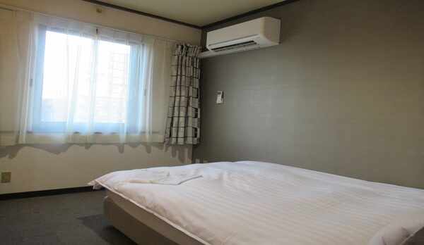 シングルルーム【16㎡・140㎝幅ベッド】