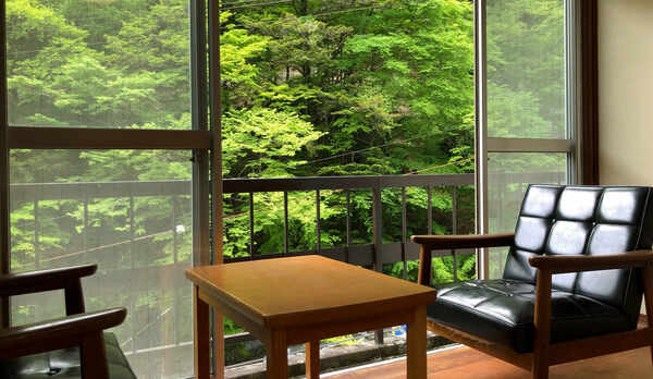 竹の間　新緑の景色をお楽しみください！