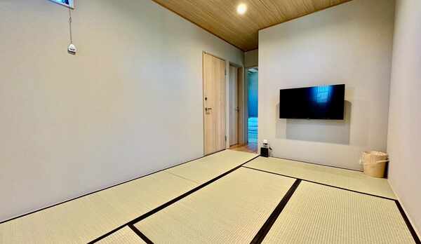 2階和室（TV・トイレ付）