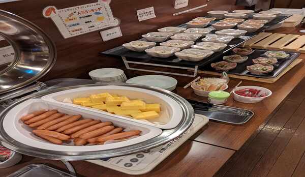 ★朝食バイキング　６：３０〜９：００（８：４５ラストオーダー）