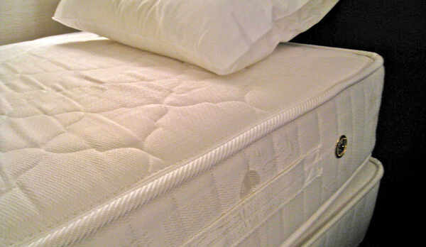 サータ社製マットレス