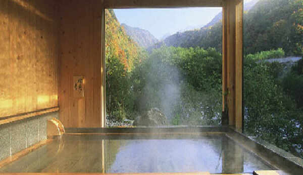 内湯大浴場（秋）