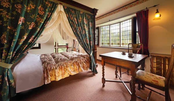 【201号室】 部屋付きの露天風呂から眼下に太平洋の遠望を見下ろす海側のゲストルームです。