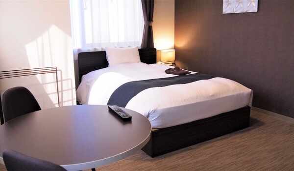 ダイニングテーブル完備