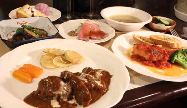 ローストビーフも和牛ビーフシチューも両方ともに食べ放題